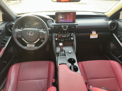 2024 Lexus IS 300 - Photo 25
