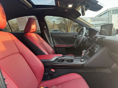 2024 Lexus IS 300 - Photo 28