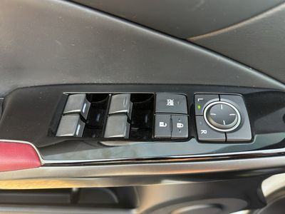 2024 Lexus IS 300 - Photo 21