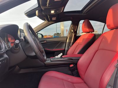 2024 Lexus IS 300 - Photo 13