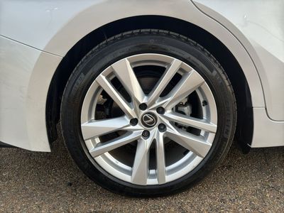 2024 Lexus IS 300 - Photo 10