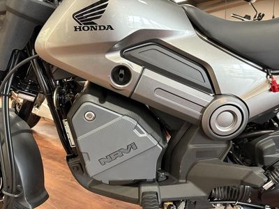 2025 Honda Navi Arctic Silver Metallic - Photo 10