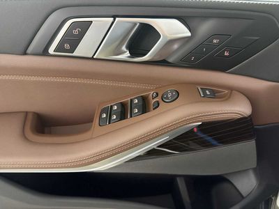 2026 BMW X5 xDrive40i — photo 12 view