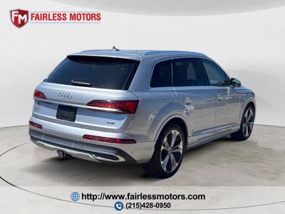 2022 Audi Q7 — interior view