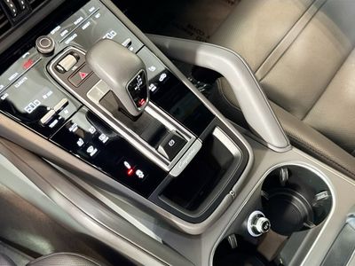 2022 Porsche Cayenne - Photo 19