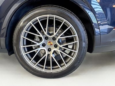 2022 Porsche Cayenne - Photo 24