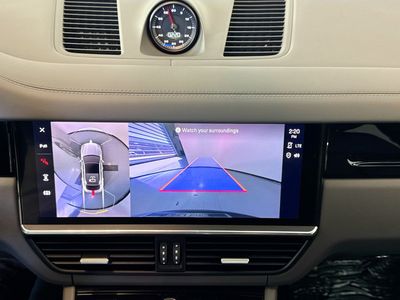 2022 Porsche Cayenne - Photo 18