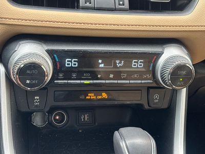 2023 Toyota RAV4 - Photo 12