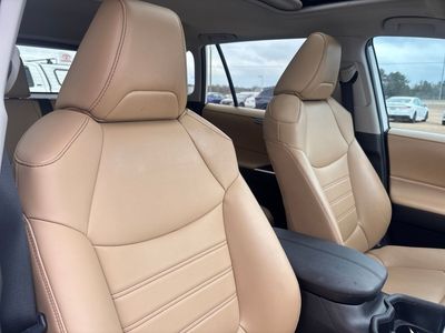 2023 Toyota RAV4 - Photo 17
