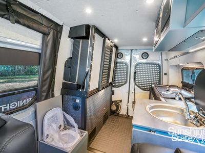 2026 OUTSIDE VAN - Photo 5