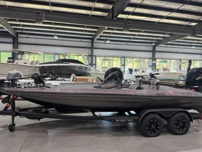 2026 Skeeter ZXE20 — front three-quarter view