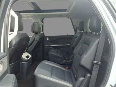 2026 Lincoln Navigator — detail view
