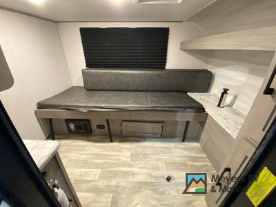 2023 Dutchmen RV Coleman — detail view
