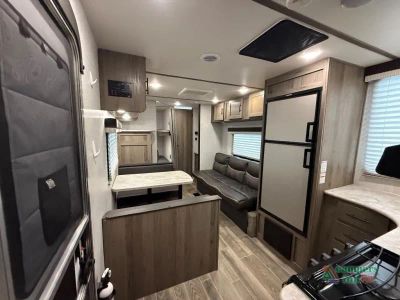 2021 Gulf Stream RV Gulfstream — side profile view