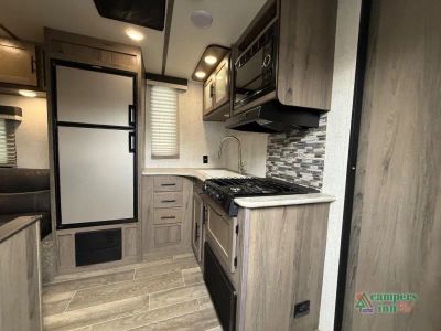 2021 Gulf Stream RV Gulfstream — photo 8 view