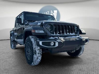2026 Jeep Gladiator — side profile view