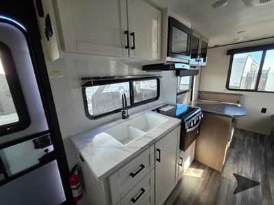 2026 Jayco Jay Flight SLX - Photo 11