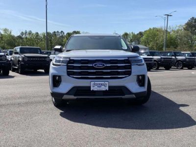 2026 Ford Explorer — photo 8 view
