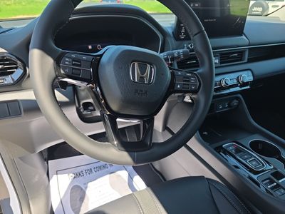 2026 Honda Pilot — photo 12 view
