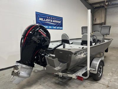 2026 SeaArk Flex 19 — side profile view