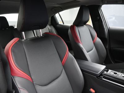 2026 Toyota Prius Plug-in Hybrid XSE Premium Hatchback — photo 15 view