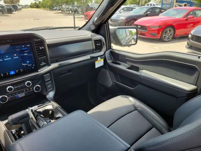 2025 Ford F-150 — photo 13 view