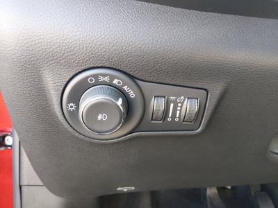 2025 Jeep Compass - Photo 13