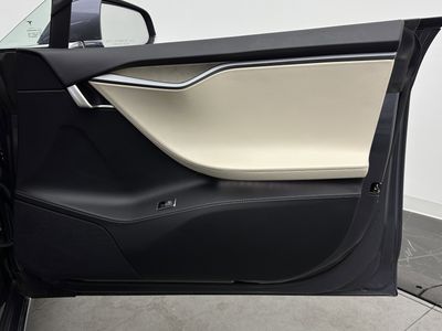 2020 Tesla Model S - Photo 33
