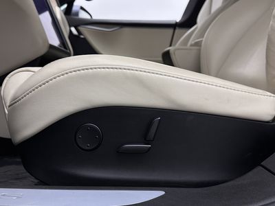2020 Tesla Model S - Photo 11