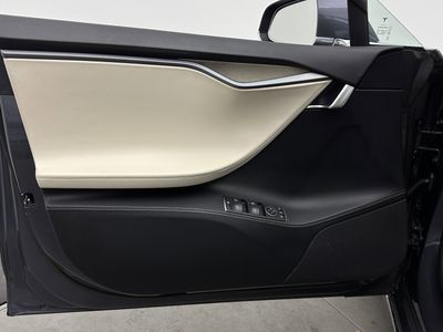 2020 Tesla Model S - Photo 9