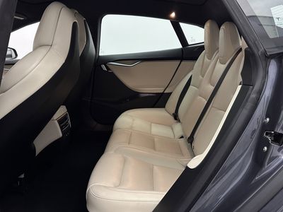 2020 Tesla Model S - Photo 23