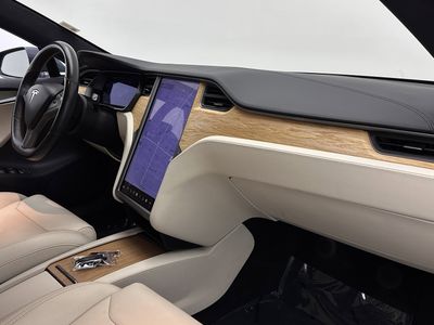 2020 Tesla Model S - Photo 34