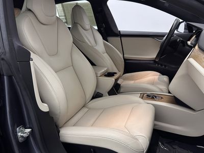 2020 Tesla Model S - Photo 35