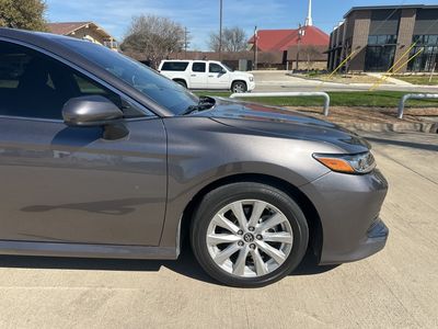 2020 Toyota Camry - Photo 7