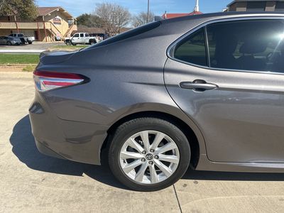 2020 Toyota Camry - Photo 6