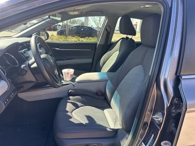 2020 Toyota Camry - Photo 9