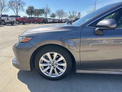 2020 Toyota Camry - Photo 2