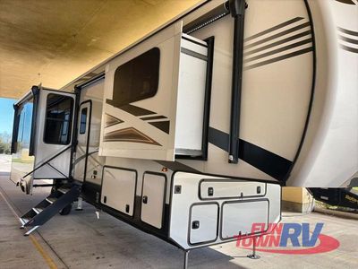 2022 KZ Durango Gold - Photo 3