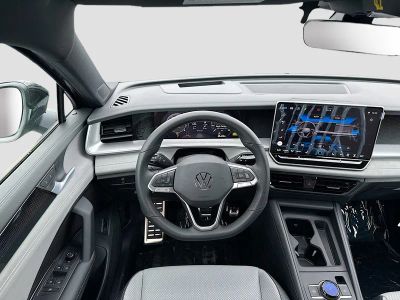 2026 Volkswagen Tiguan — photo 18 view