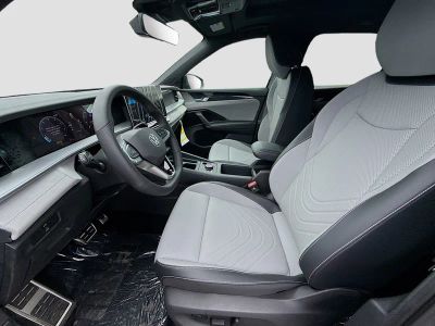 2026 Volkswagen Tiguan — photo 17 view