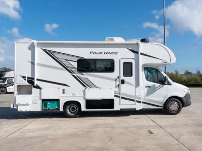 2025 Thor Motor Coach FOUR WINDS - Photo 22