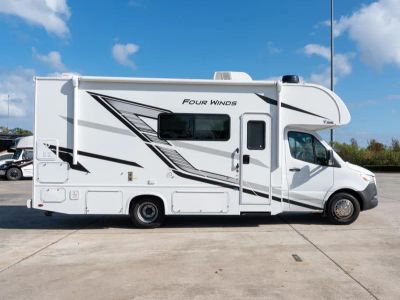 2025 Thor Motor Coach FOUR WINDS - Photo 21
