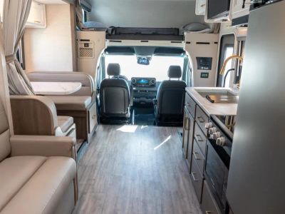 2025 Thor Motor Coach FOUR WINDS - Photo 3
