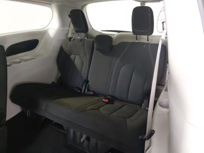 2023 Chrysler Voyager - Photo 18