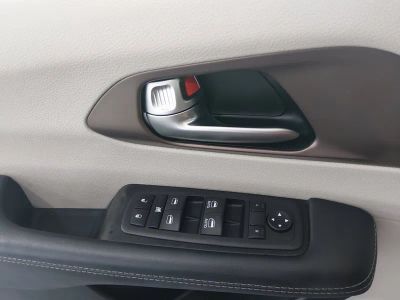 2023 Chrysler Voyager - Photo 16
