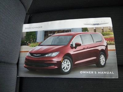2023 Chrysler Voyager - Photo 21