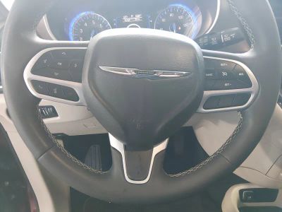 2023 Chrysler Voyager - Photo 12