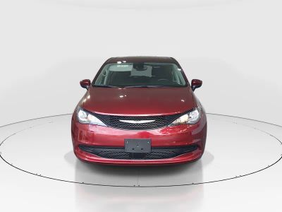 2023 Chrysler Voyager - Photo 2