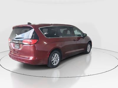 2023 Chrysler Voyager - Photo 7