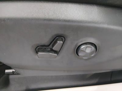 2023 Chrysler Voyager - Photo 19